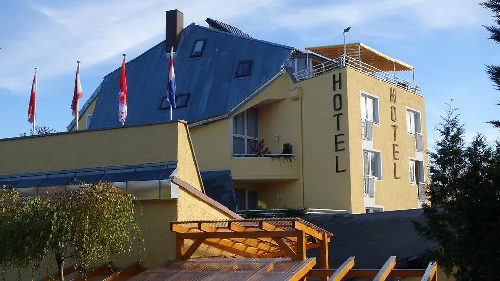 Hotel Rheinsberg Am See contacts